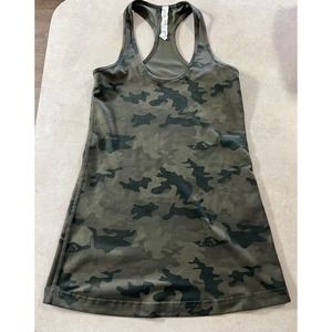 Lululemon camo tank size 6